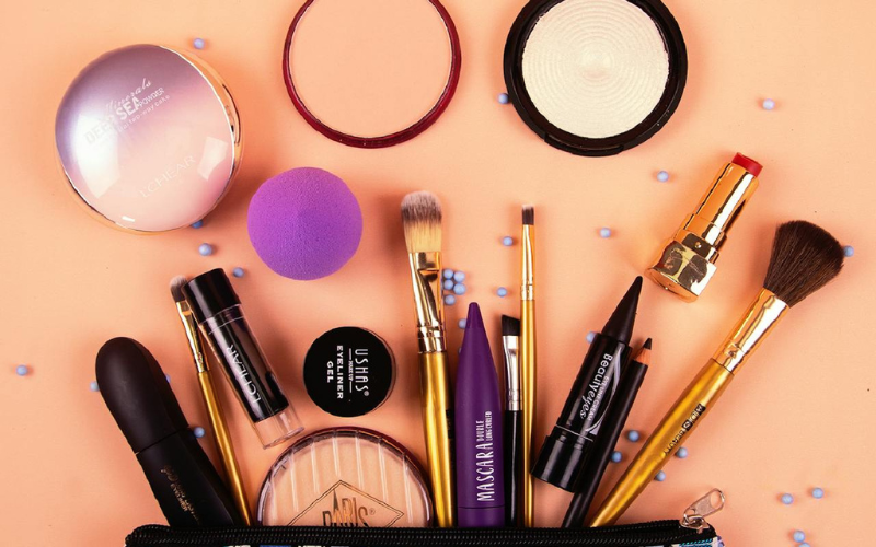Read more about the article Expired Makeup Warning Signs: How to Know When It’s Time to Toss Your Products