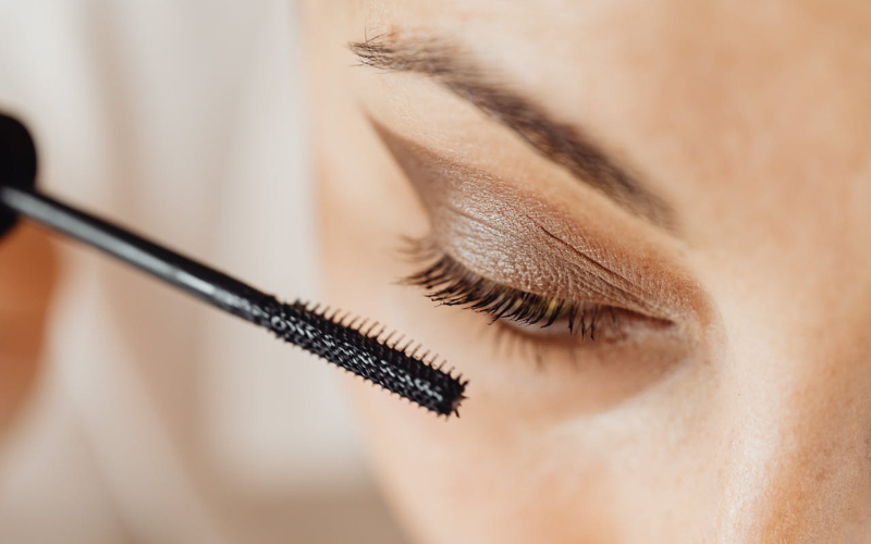 Read more about the article 10 Makeup Mistakes That Are Ruining Your Look